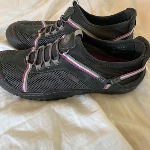 Women’s slip on shoes (non-skid) boytoms